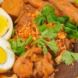 ครัวนายหญิง ก๋วยจั๊บไก่น้ำข้น