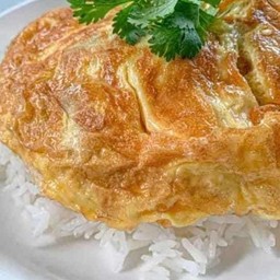 ข้าวไข่เจียว (ไข่ไก่ 2 ฟองไม่ใส่เนื้อสัตว์)
