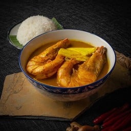 แกงเหลืองกุ้งยอดมะพร้าว