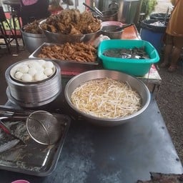 กิ่งดาว (ต้มเส้นโครงไก่)