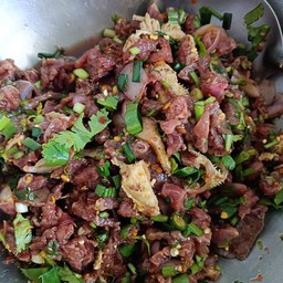 ก้อยเนื้อ-ลาบเนื้อ-ขมไม่ขม