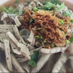 ก๋วยจั๊บญวน + ขาไก่(ตีนไก่)