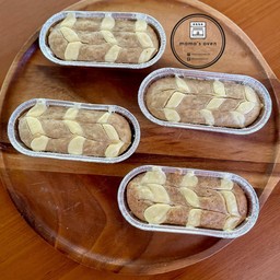 Healthy Gluten free Cream Cheese Banana Cake (no refined sugar, no flour)