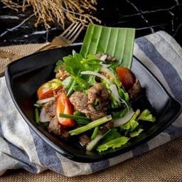 ยำหมูย่าง(ยำหมูเดินเล่น)