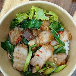 ข้าวคะน้าหมูกรอบ