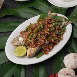 ปลาทูเค็มทรงเครื่อง