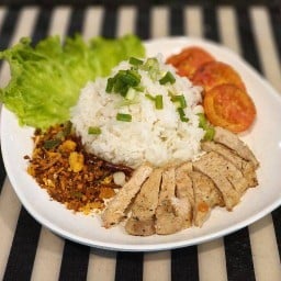 ข้าวหน้าเนื้อย่าง-หมูย่าง (Tony&Boyz) บีทีเอสตลาดพลู