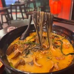 ตั้งหวังตี้-หม่าล่าชั่งขีดตลาดพนม ตั้งหวังตี้