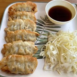 เกี๊ยวซ่าหมูทอด 5 ชิ้น