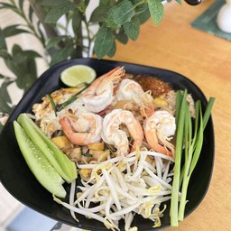 ผัดไทกุ้งสด