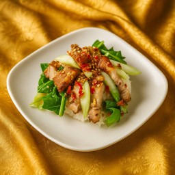 ข้าวคะน้าหมูกร๊อบกรอบ