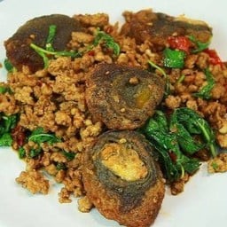 กะเพราไข่เยี่ยวม้า+หมูสับ