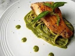 สปาเกตตี้เพสโต้แซลมอน