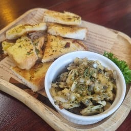 ขนมปังเรยกระเทียมหอยลาย