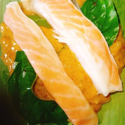 ห่อหมกย่างราวท้องเเซลม่อน(เฉพาะเนื้อห่อหมก)