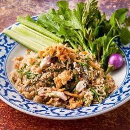 ข้าวผัดปลาทูชะอมพริกขี้หนู