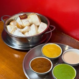 ปังนึ่ง ใบเตย