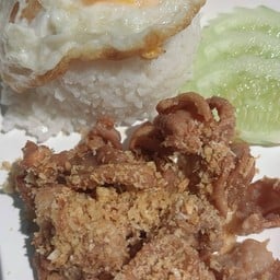 นายพร เนื้อเพราเผ็ด เต็มรัก