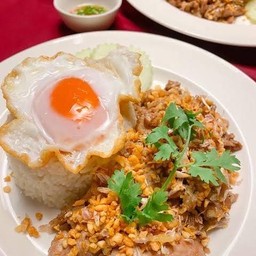 ข้าวหมูกระเทียม