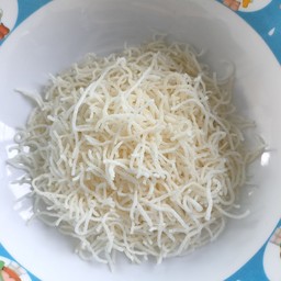 หมี่กรอบ