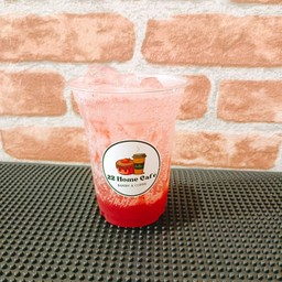 สตอเบอรี่โซดาใส่แก้ว600ml