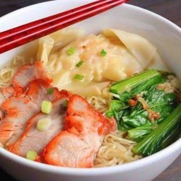 เดอะเบสบะหมี่เกี๊ยว ข้าวหมูแดง อยู่วิทยา