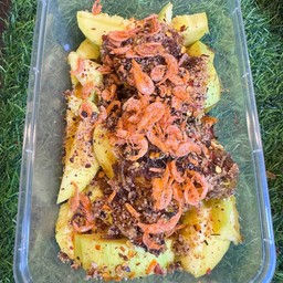 ยำมะม่วงเปรี้ยวน้ำปลาหวานแบบชิ้น