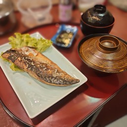 ข้าวปลาซาบะย่าง
