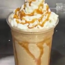 มัคเคลียร์โต้ปั่นกาแฟสดวิปครีม