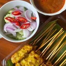 หมูสะเต๊ะ ท่าน้ำนนนท์ ( เปิด17:30 ถึงตี 01:00) คู้บอน 27