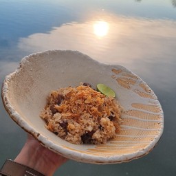 ข้าวผัดมันเนื้อลิ้นซูวี