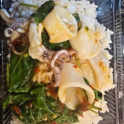 กะเพราปลาหมึก