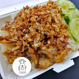หมูทอดกระเทียม กับข้าว