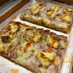 HAWAIIAN PIZZA