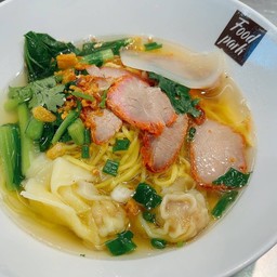 บะหมี่เกี๊ยว หมูกรอบ+หมูแดง
