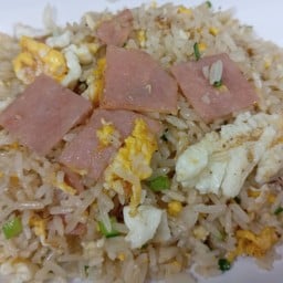 ข้าวผัดแฮมไก่