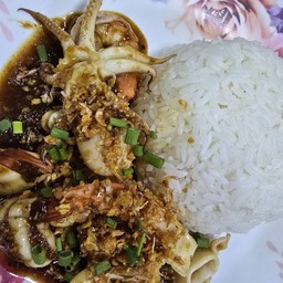 ข้าวทะเลกระเทียมพริกไทย