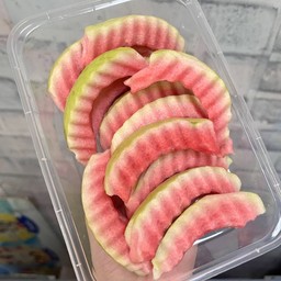 ฝรั่งไส้แดง