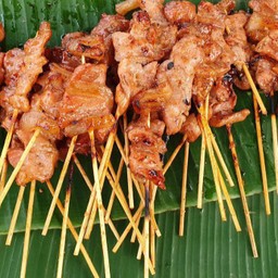 หมูปิ้ง8ไม้ข้าวเหนียว1ห่อ