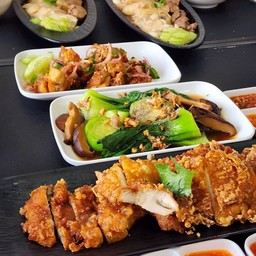 Hitset (ไก่ต้มL+ไก่ทอดM+ยำไก่แซ่บกรอบ+ฮ่องเต้+ข้าว3ถ้วย)