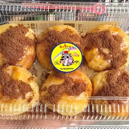 ชุดปังลูกชิ้นราดผงไมโลนมข้น