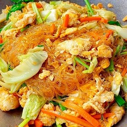 วุ้นเส้นผัดไข่หมูชิ้น