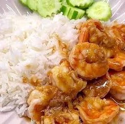 ข้าวกุ้งกระเทียมพริกไทย