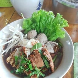 ก๋วยเตี๋ยวเรือ รวมทุกอย่าง เนื้อพิเศษ