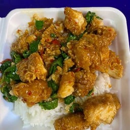 ข้าวกระเพราไก่กรอบ