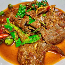 ผัดเผ็ดตับหมู