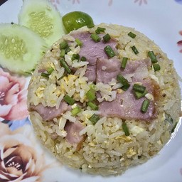 ข้าวผัดเบค่อน