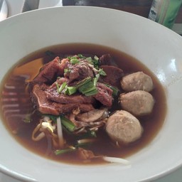 ครัวนาดา ก๋วยเตี๋ยวเนื้อตุ๋น หมูตุ๋น