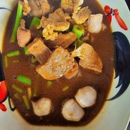 ก๋วยเตี๋ยวเรือ เนื้อสด พิเศษ