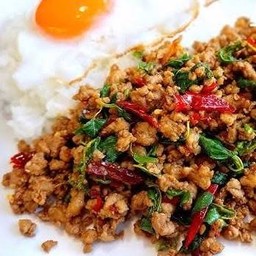 กะเพรา-ซิ่ง [อิ่มคุ้ม-อร่อยครบ]